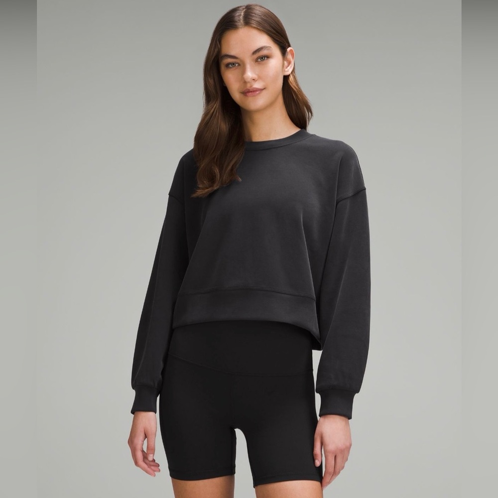 Lululemon softstreme perfectly oversized cropped crew in black size 8